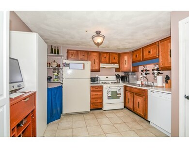 5 Karen Cir unit 14, Billerica, MA 01821 - photo 2