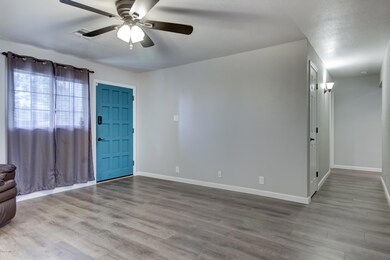 007_Living Room