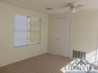 305 Highland Dr, Kilgore, TX 75662 - photo 5