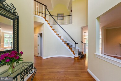 15400 Kentwell Cir, Centreville, VA 20120 - photo 7