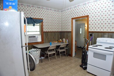 335 W 4th St, Auburn, IN 46706 - photo 7