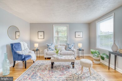 8437 Water Oak Rd, Parkville, MD 21234 - photo 4