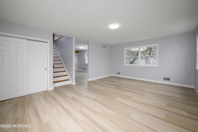 998 Woodmere Dr, Keyport, NJ 07735 - photo 5