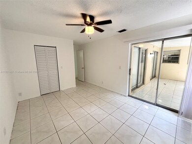 3203 NW 5th Terrace unit 4, Pompano Beach, FL 33064 - photo 3