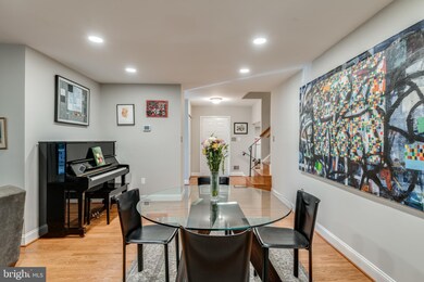 2333 Rosedown Dr, Reston, VA 20191 - photo 3