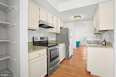 4869 Nash Dr, Fairfax, VA 22032 - photo 5