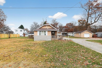 22747 Lake Shore Dr, Elkhart, IN 46514 - photo 4