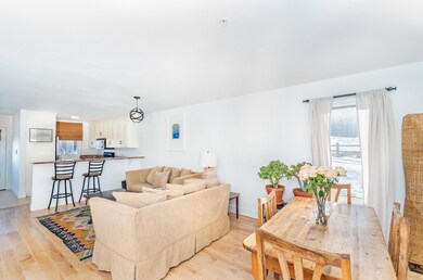 Fairway Four 6 Living Room