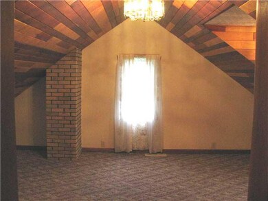 100 Pine St, Homer City, PA 15748 - photo 4