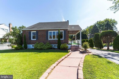 301 Elmwood Ave, Reading, PA 19609 - photo 2