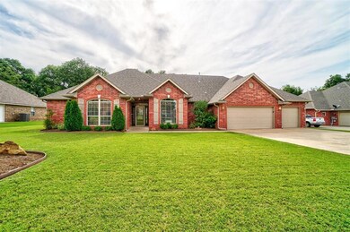 1519 Pecan Crossing Dr, Shawnee, OK 74804 - photo 2