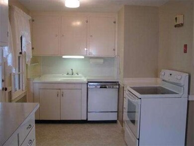 53 W Bay Path Terrace, Springfield, MA 01109 - photo 3