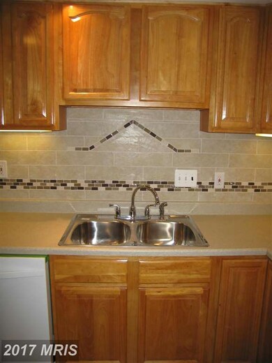 300 Wisewell Ct, Halethorpe, MD 21227 - photo 5