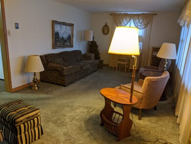 866 W Van Buren St, Berne, IN 46711 - photo 2