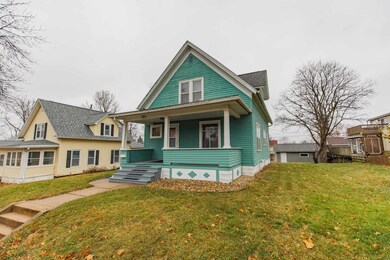 916 Walnut St, Cedar Falls, IA 50613 - photo 3