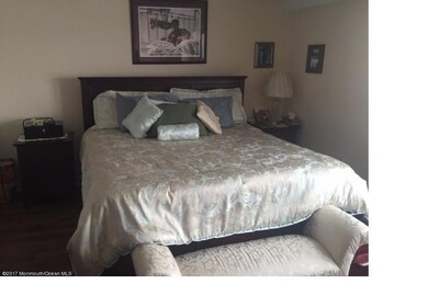 Anchorage 7L bedroom