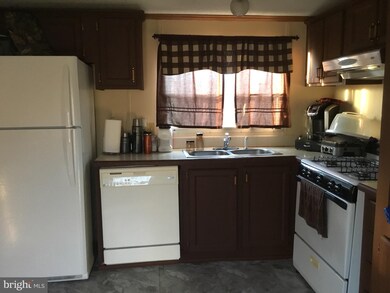 202 Thrush Ct N, Lancaster, PA 17603 - photo 4