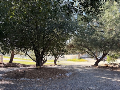 39485 Colleen Way, Temecula, CA 92592 - photo 3