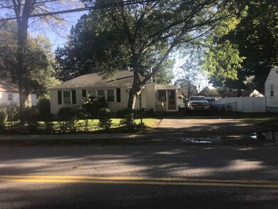 331 Sherburne Rd, Portsmouth, NH 03801 - photo 3