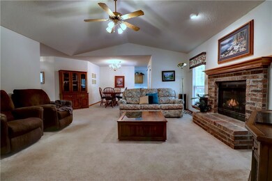 7 Presley Ln, Bella Vista, AR 72714 - photo 4