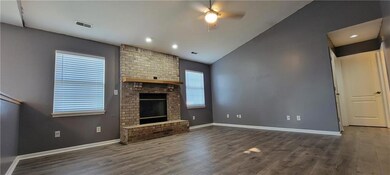 11853 Shannon Pointe Rd, Indianapolis, IN 46229 - photo 3