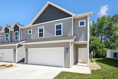 4320 Spruce Creek Dr unit 405, Cedar Falls, IA 50613 - photo 2