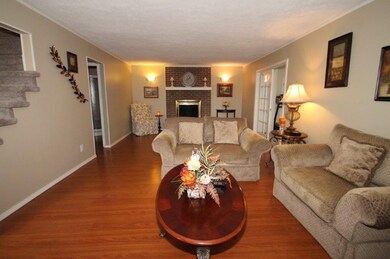 3802 Balsam Dr, Columbus, IN 47203 - photo 5