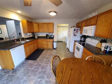 30811 Grant St, Wickliffe, OH 44092 - photo 5