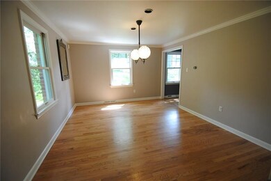 The dining room is ready for your family. Beautifu