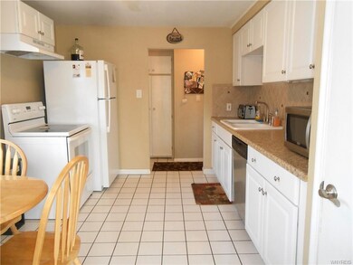 Updated Eat-in Kitchen