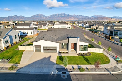 12211 Juniper Flat Cove, Herriman, UT 84096 - photo 3