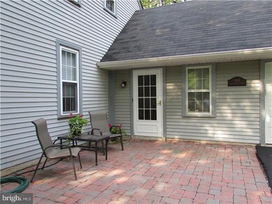 889 Stonybrook Ln, Lansdale, PA 19446 - photo 2