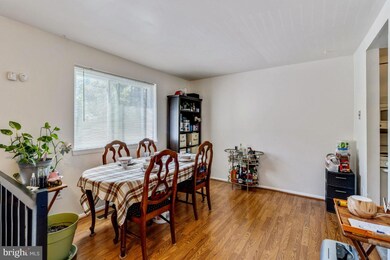 6934 Knighthood Ln, Columbia, MD 21045 - photo 4