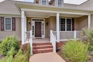 Covered Front Porch for Quiet Enjoyment!