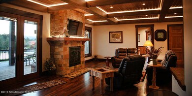 4_Ridgecrest100Livingroom