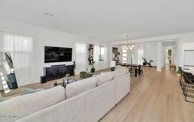 9422 S 7th Place