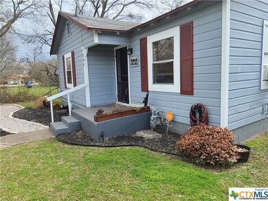 202 E Washington Ave, Copperas Cove, TX 76522 - photo 2