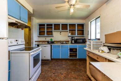 6-web-or-mls-1749 SW Kalama Avenue-5