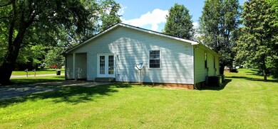 1485 Nichols Dr unit B, Clarksville, TN 37042 - photo 3