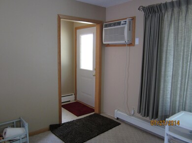 Living Room & Front Entry<|><|>