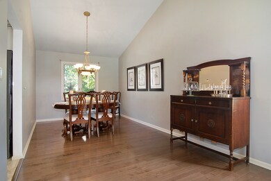 1330 Violet Ln, Batavia, IL 60510 - photo 5