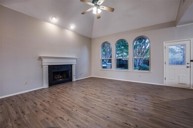 6114 Hawkeye Rd, Rowlett, TX 75089 - photo 6