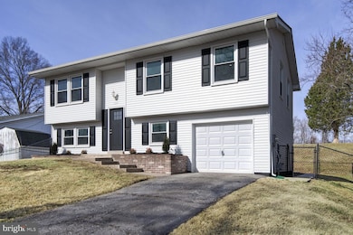 2310 Maytime Dr, Gambrills, MD 21054 - photo 2