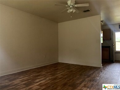 200 Avenue F unit 1, Moody, TX 76557 - photo 3
