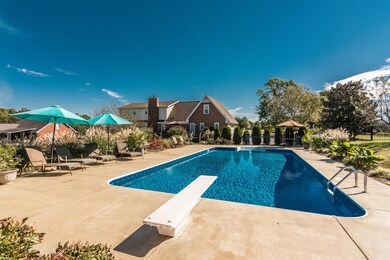 708 N Russell St, Portland, TN 37148 - photo 4