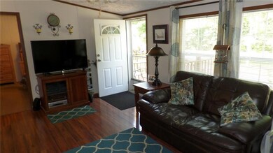 LIVING ROOM TOWARDS FRONT