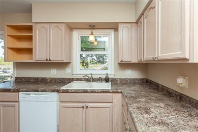 3541 27th St, Des Moines, IA 50310 - photo 7