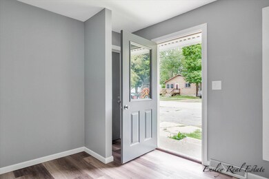 06-76-E-Elm-St-WindowStill-Real-Estate-P