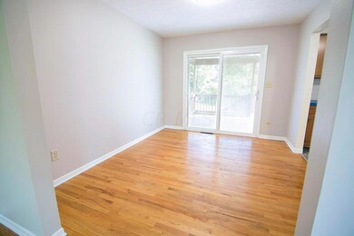 002b-DiningRoom