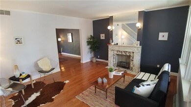 Sizely (I know it's not a word) living space with 
